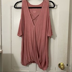 American Eagle Dusty Pink cold shoulder t-shirt